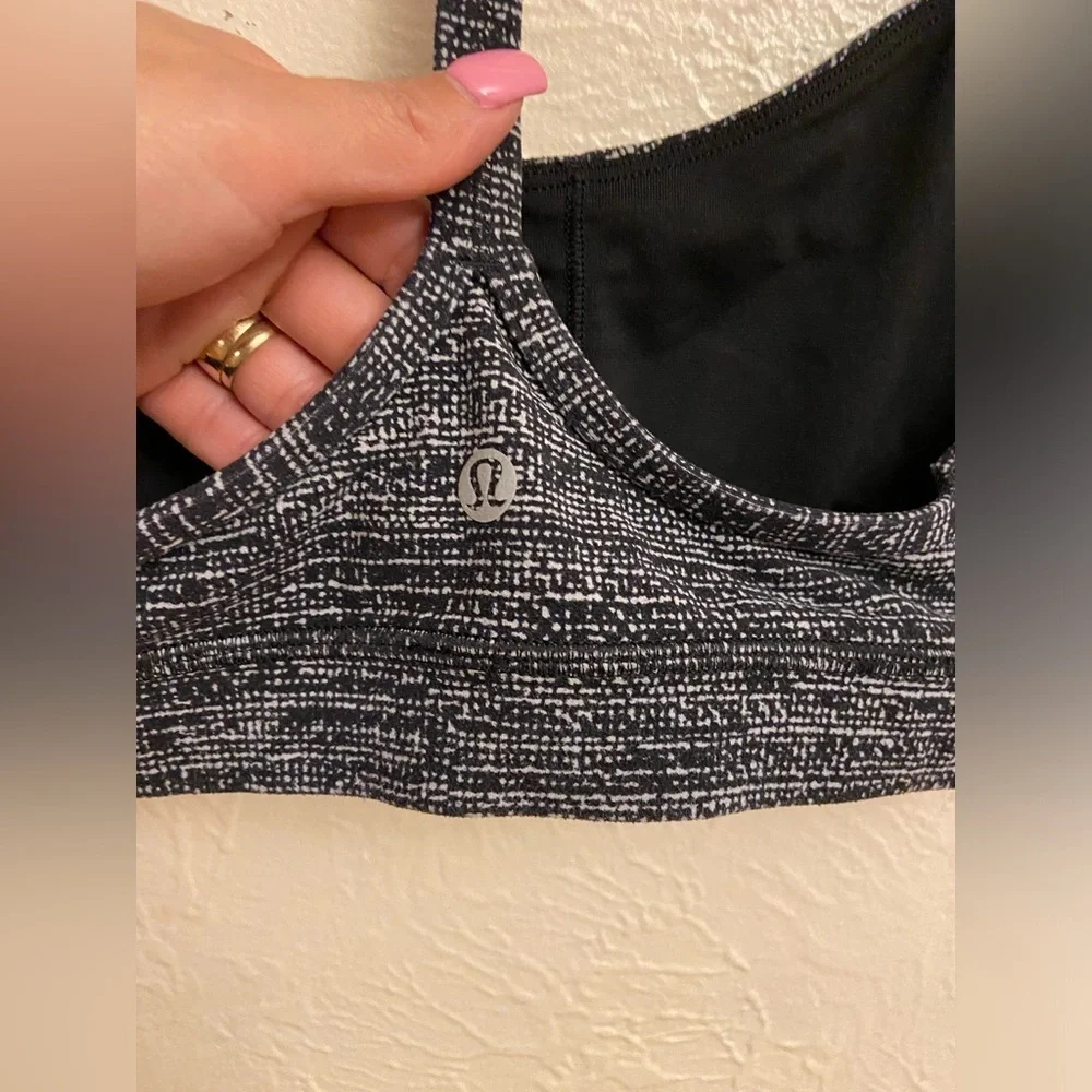Lululemon bra / top